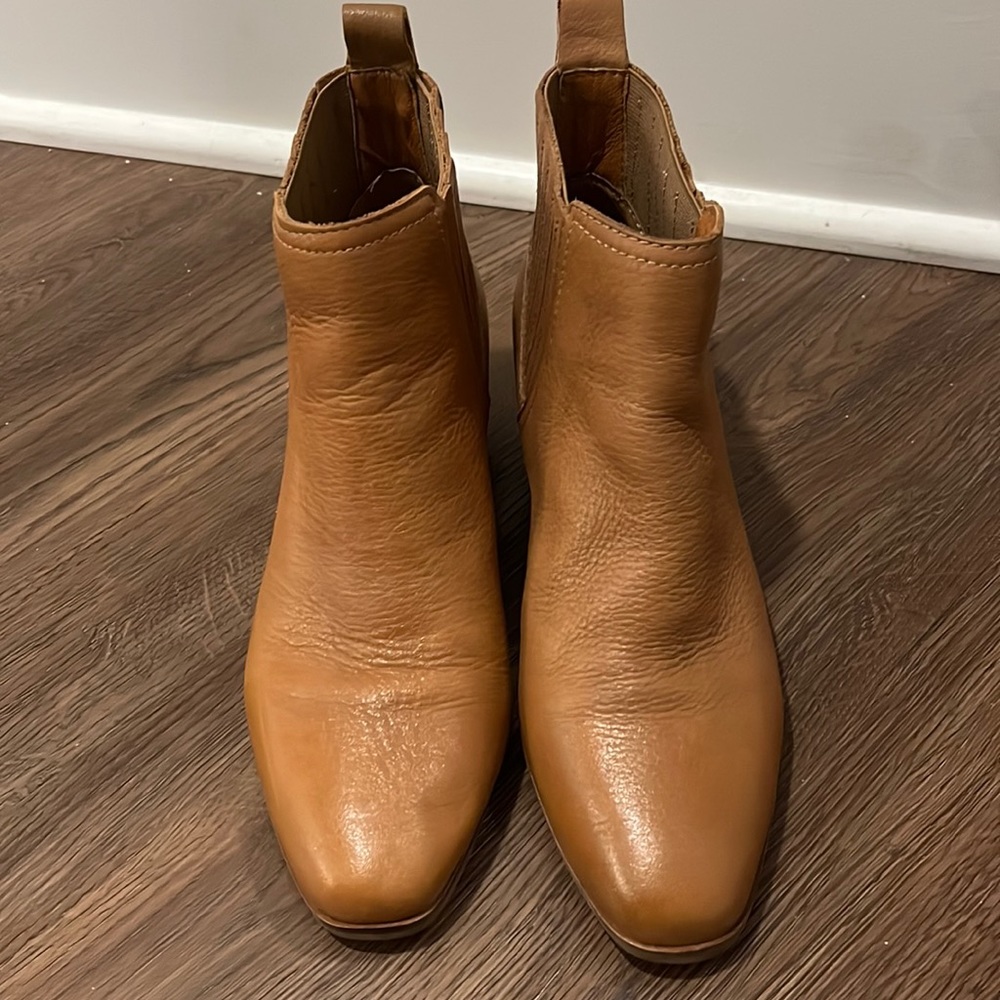 Lucky Brand Ilisse Ankle Booties in Tan Brown Leather